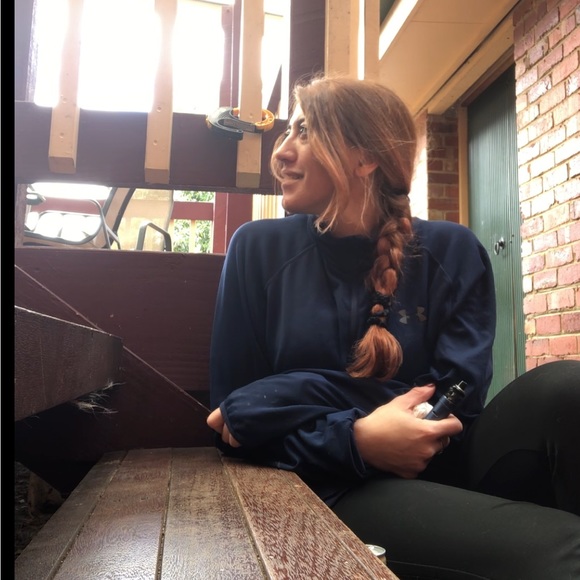 Meet your Posher, Laura - Picture 1 of 1